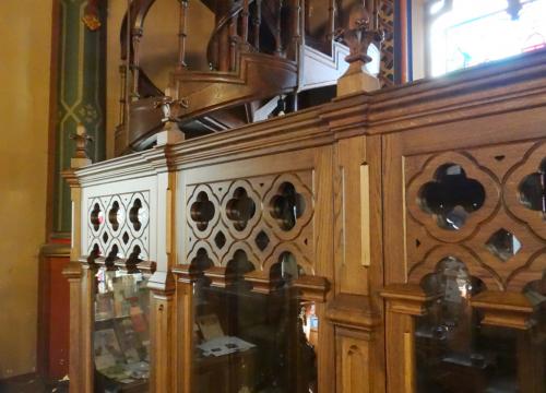 Konfesjonał w&nbsp;Kościele Saint Eugene Sainte Cecile w&nbsp;Paryżu